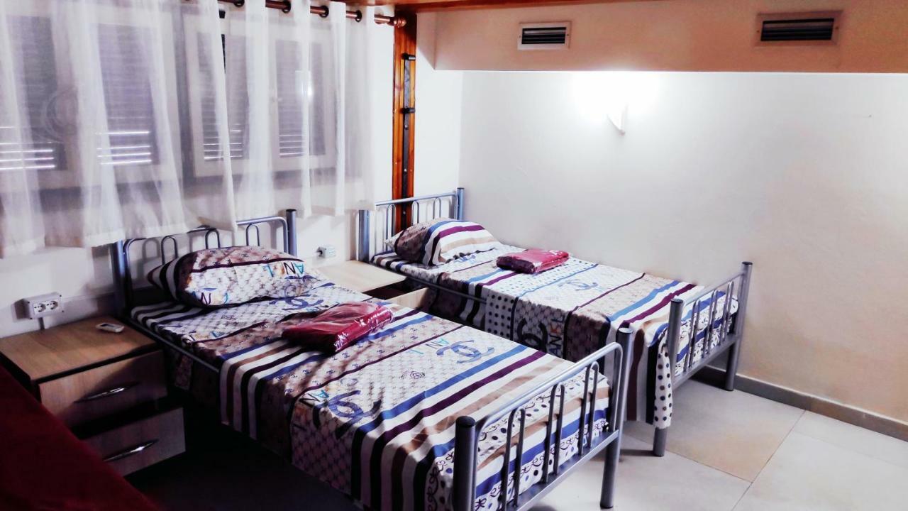 Tufina Hostel Тирана Екстериор снимка
